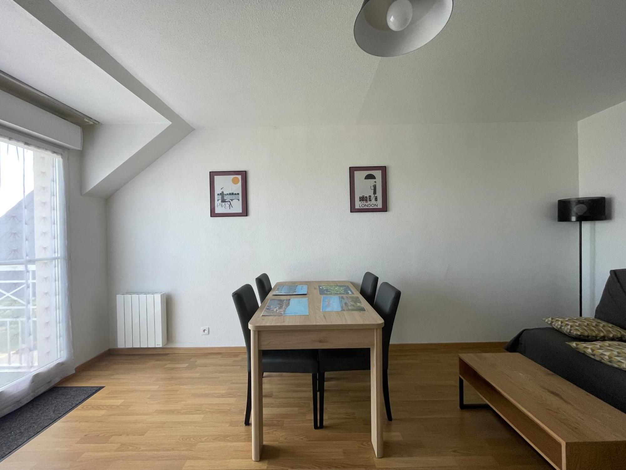 Apartment L'Air Marin Apt Avec Belle Terrasse Vue Degagee Sejour Lumineux 10 Mn A Pied Mer Et Centre Port En Bessin, Tous Commerces Et Restaurants, Proche Bayeux Et Omaha Beach *