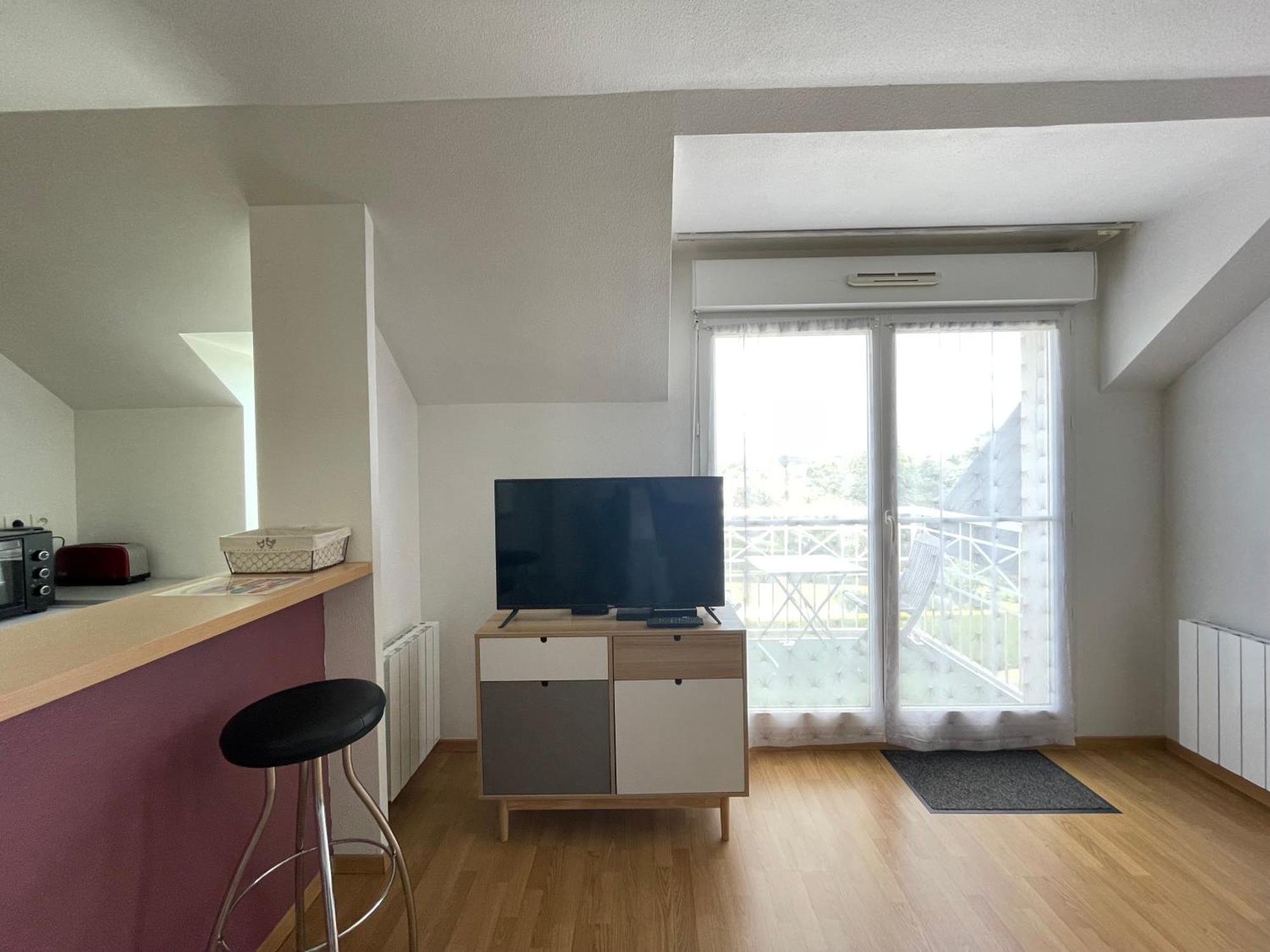 L'Air Marin Apt Avec Belle Terrasse Vue Degagee Sejour Lumineux 10 Mn A Pied Mer Et Centre Port En Bessin, Tous Commerces Et Restaurants, Proche Bayeux Et Omaha Beach Apartment Port-en-Bessin-Huppain
