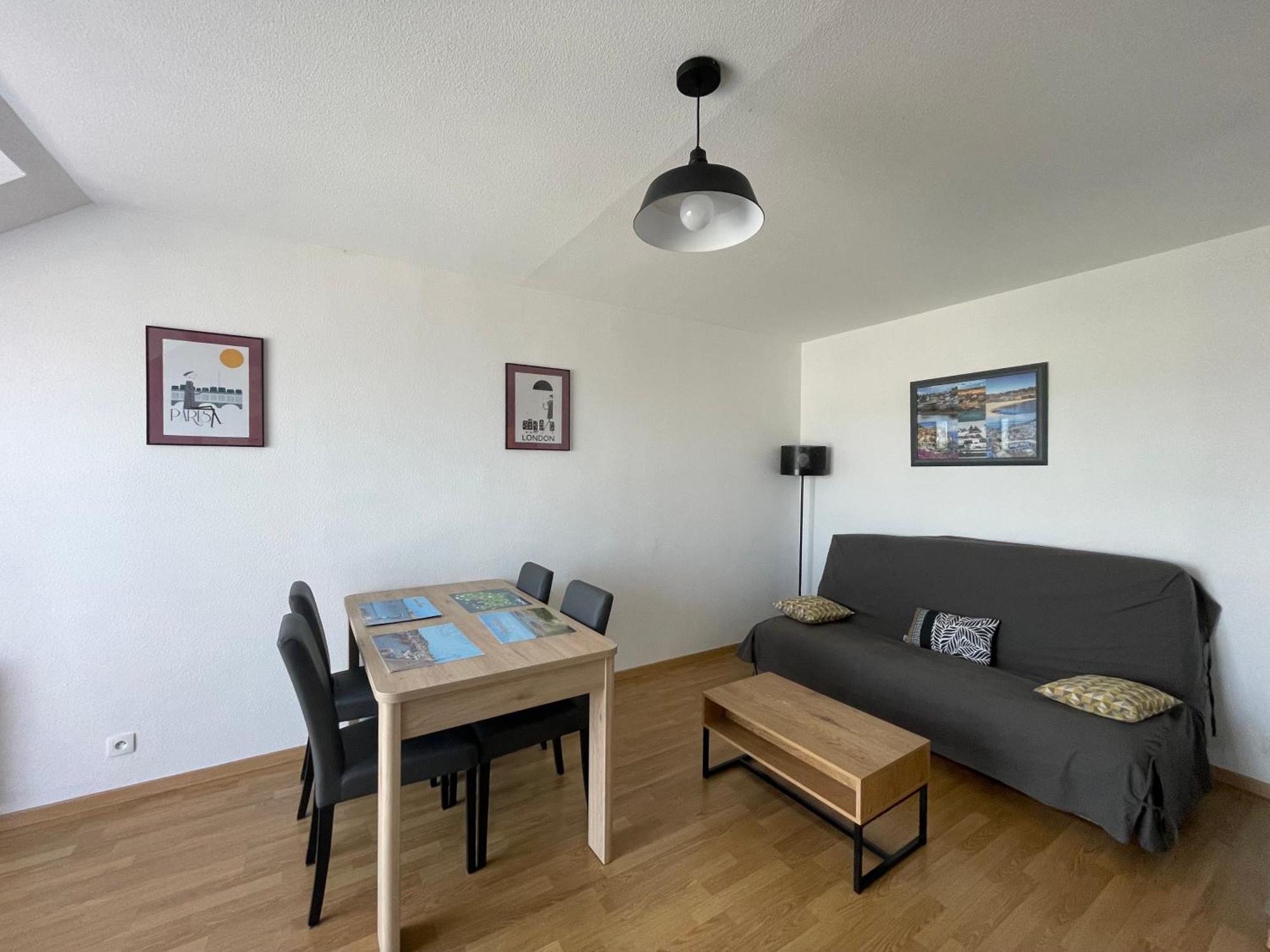 Apartment L'Air Marin Apt Avec Belle Terrasse Vue Degagee Sejour Lumineux 10 Mn A Pied Mer Et Centre Port En Bessin, Tous Commerces Et Restaurants, Proche Bayeux Et Omaha Beach *