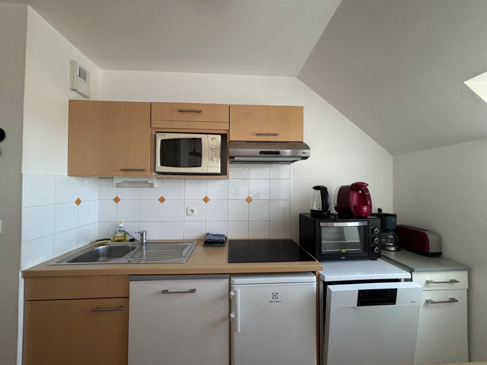 Apartment L'Air Marin Apt Avec Belle Terrasse Vue Degagee Sejour Lumineux 10 Mn A Pied Mer Et Centre Port En Bessin, Tous Commerces Et Restaurants, Proche Bayeux Et Omaha Beach *